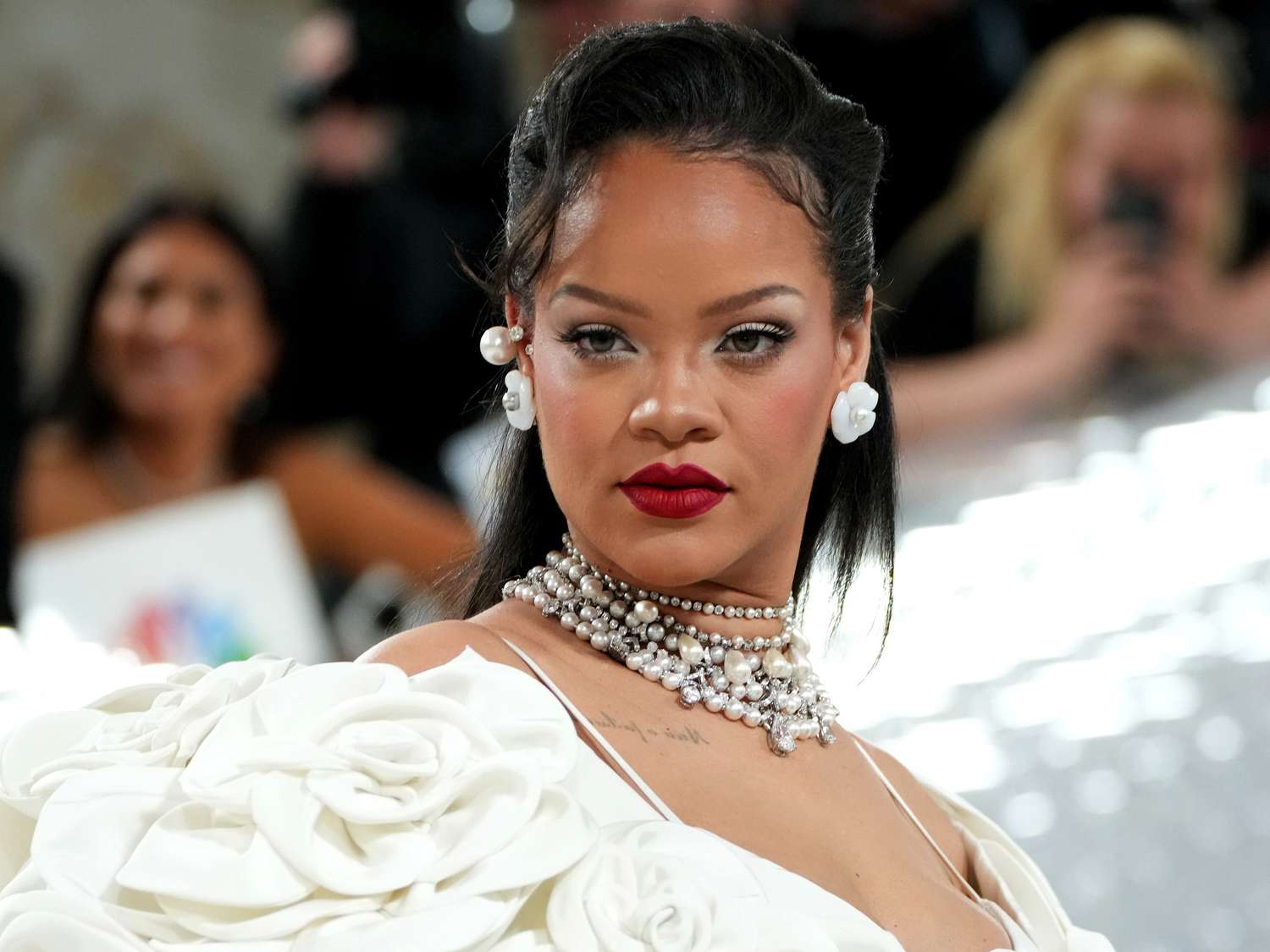 Rihanna Paired Her Newly Blonde Hair With Goth Lip Liner