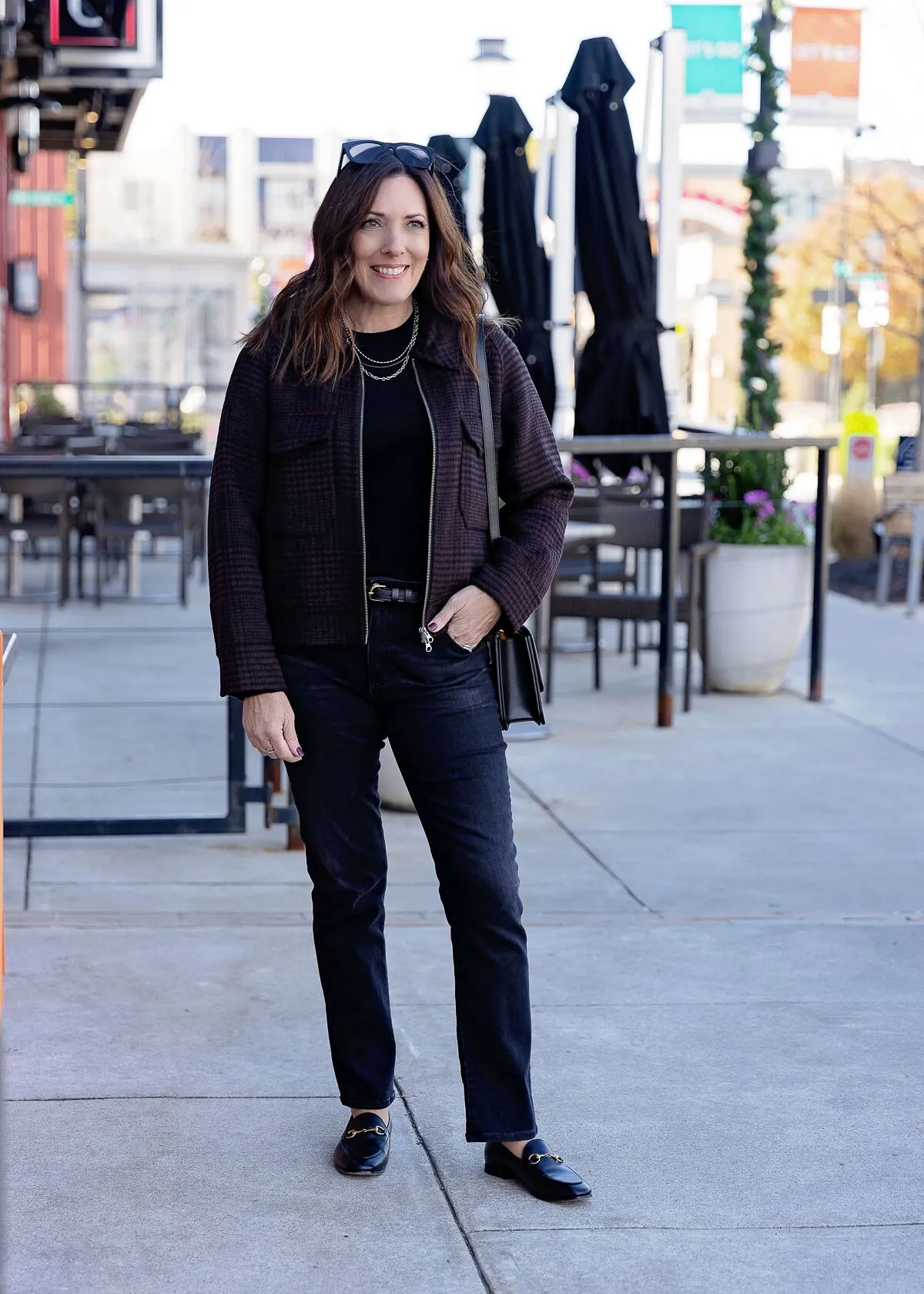 How to Style Black Wash Jeans: Tips for Casual and Dressy Outfits