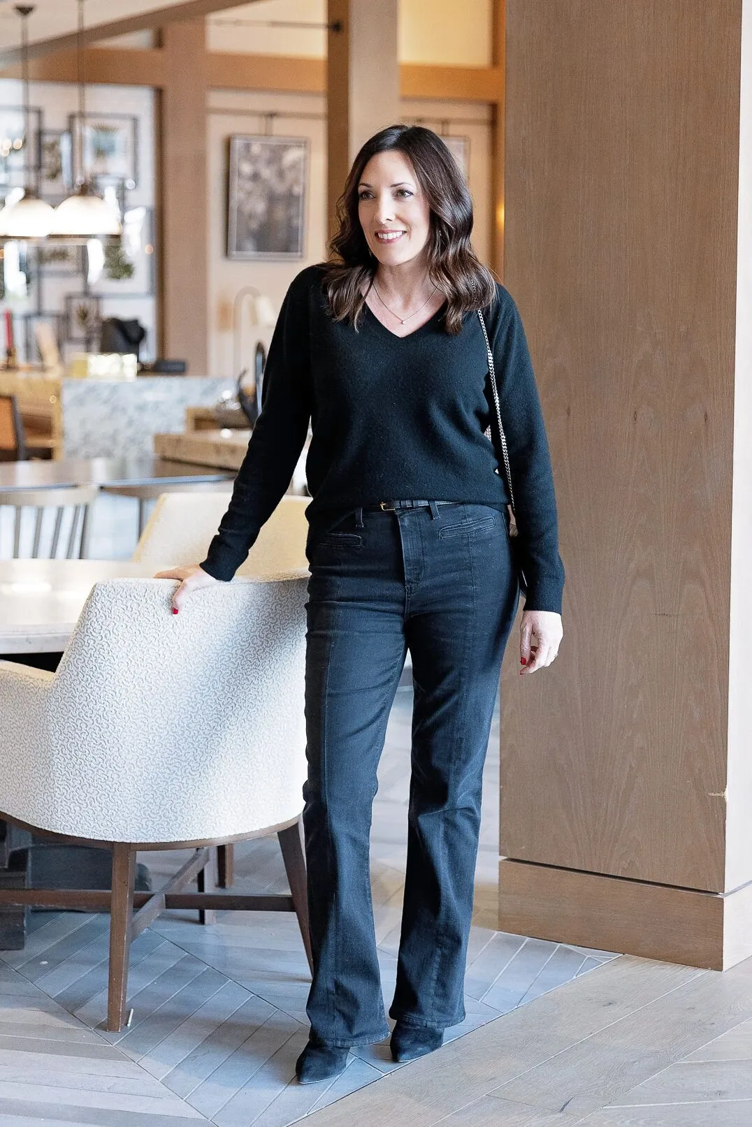 How to Style Black Wash Jeans: Tips for Casual and Dressy Outfits