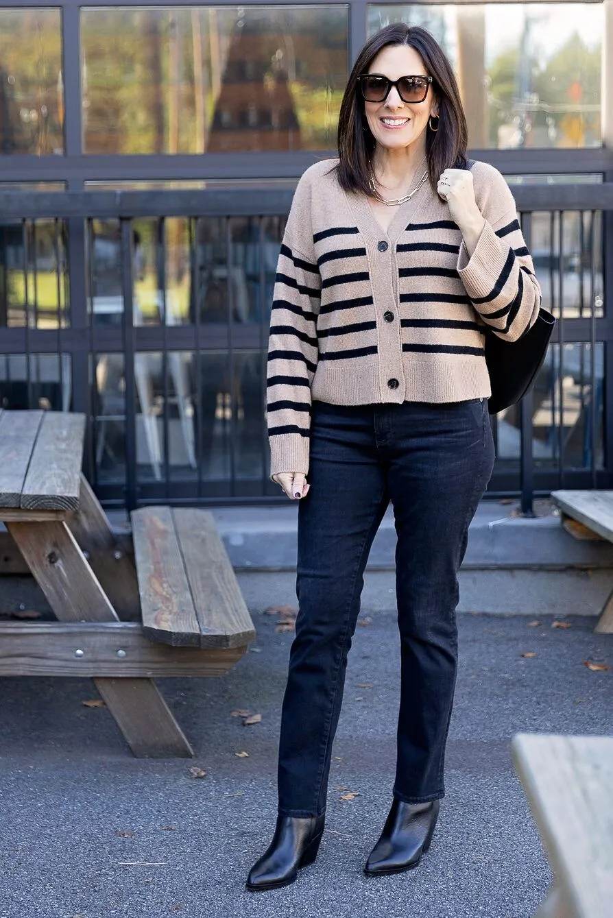 How to Style Black Wash Jeans: Tips for Casual and Dressy Outfits