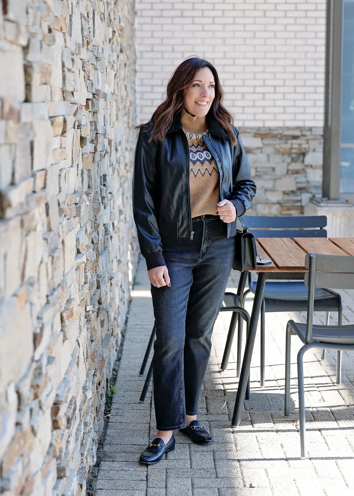 How to Style Black Wash Jeans: Tips for Casual and Dressy Outfits