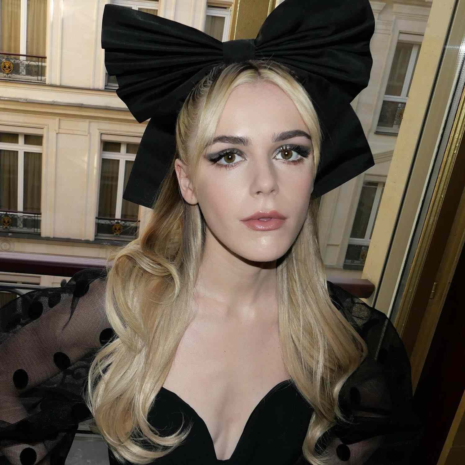 Kiernan Shipka with oversized bow